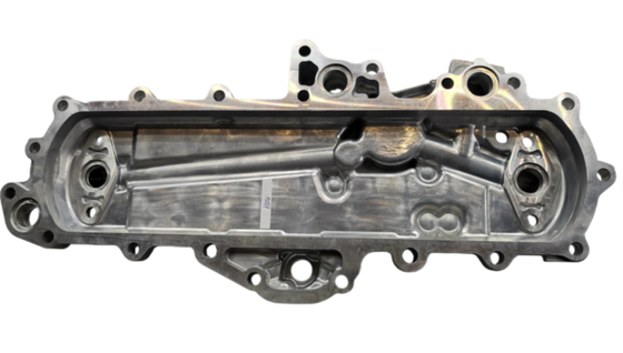 日本のトラック部品 オイルクーラーカバー 21302-97513 日産/UD PF6 PF6T トラック 日産トラック部品