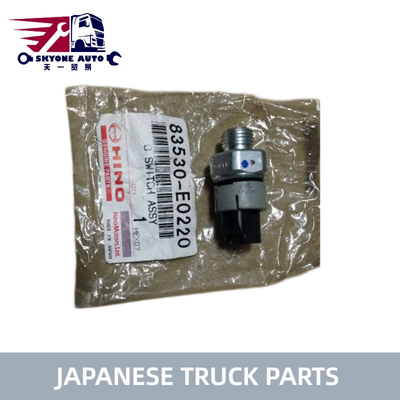 日本のトラック部品 オイルプレッシャーセンサー 83530-E0220 83530E0220 83530-1471 KOBELCO/HINO 500 J08C J08E SK200-6 トラック 日野エンジン部品用